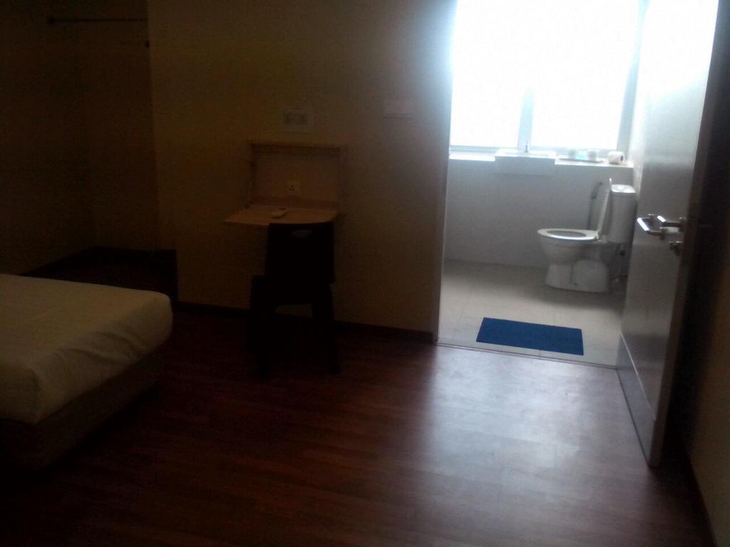 1Acs Residence Kuching Bilik gambar