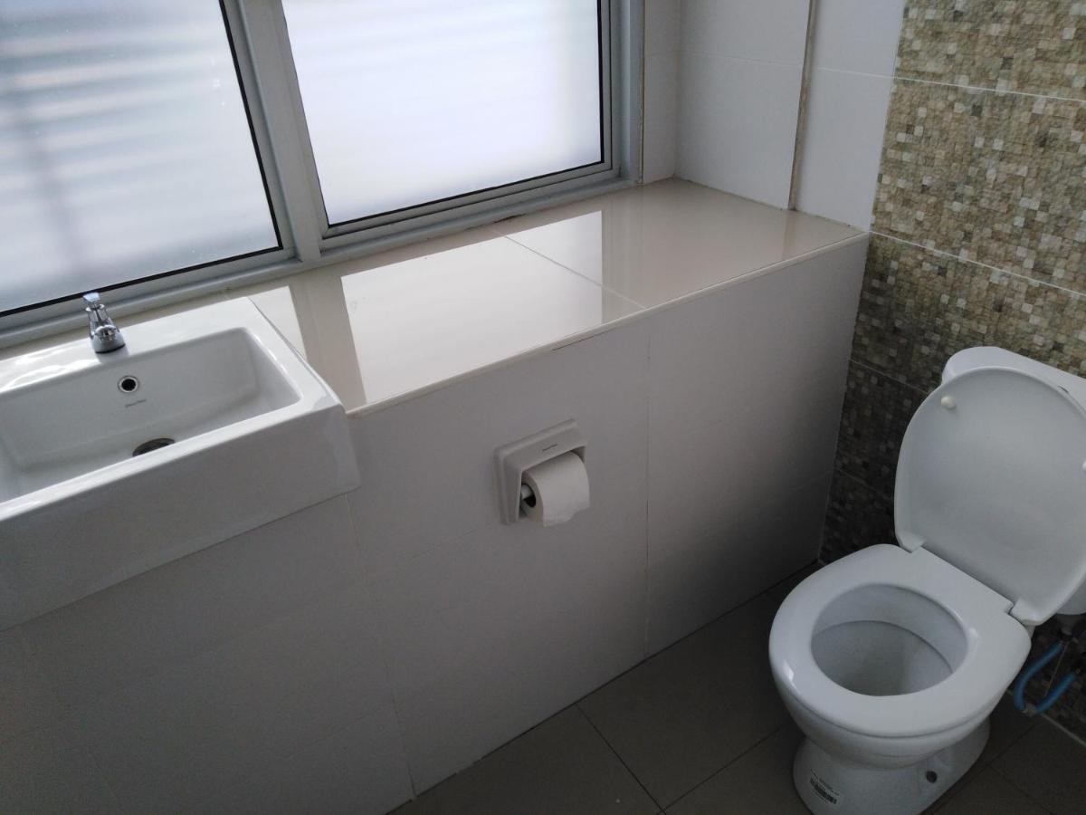 1Acs Residence Kuching Luaran gambar