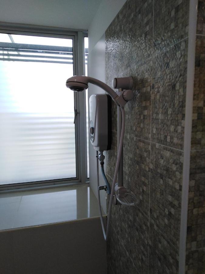 1Acs Residence Kuching Luaran gambar